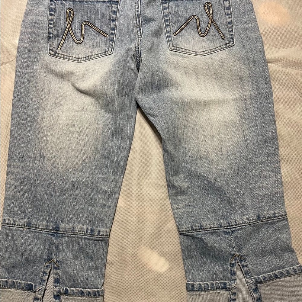 Vanilla cuffed capris
